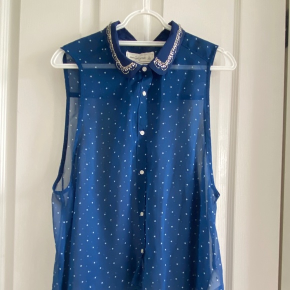 A&F sleeveless blouse - Picture 1 of 4